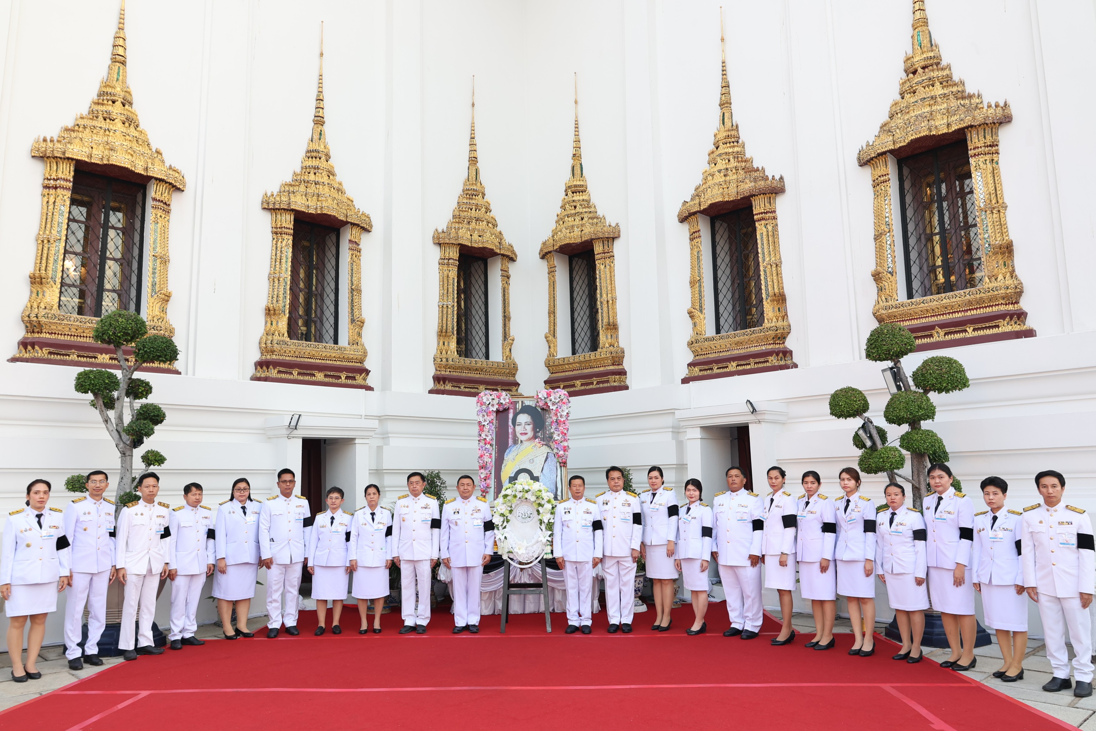title - สำนักงานการปฏิรูปที่ดินเพื่อเกษตรกรรม รับพระราชทานพระบรมราชานุญาตให้ร่วมเป็นเจ้าภาพบำเพ็ญกุศลถวายพระบรมศพ สมเด็จพระนางเจ้าสิริกิติ์ พระบรมราชินีนาถ พระบรมราชชนนีพันปีหลวง (Re-post)